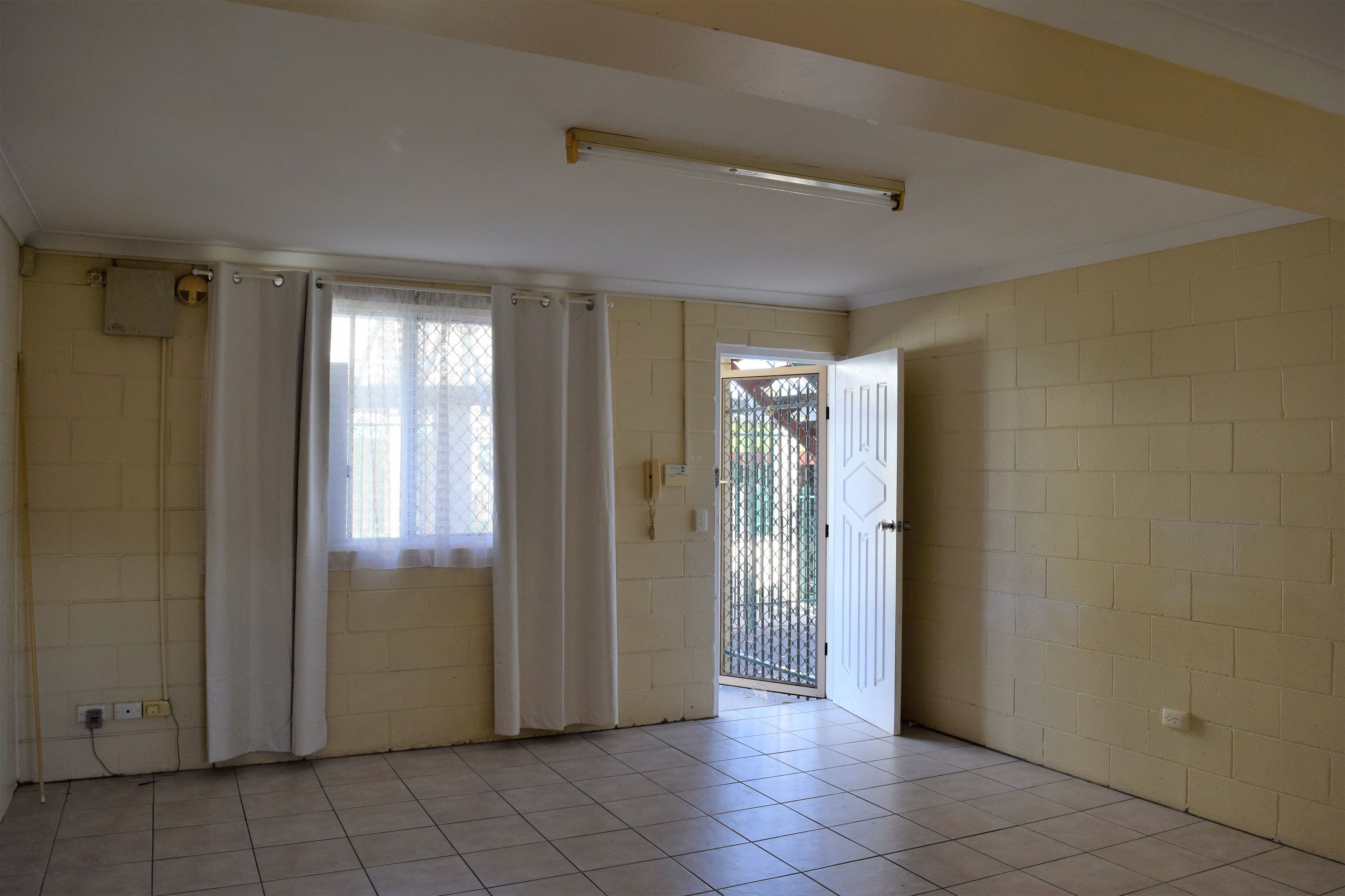 12/12 Defiance Road, Logan Central, QLD 4114