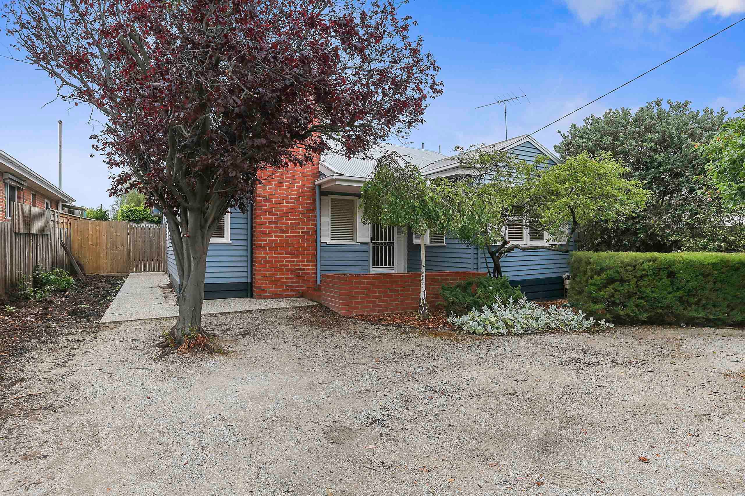 18 Torquay Road, Belmont, VIC 3216