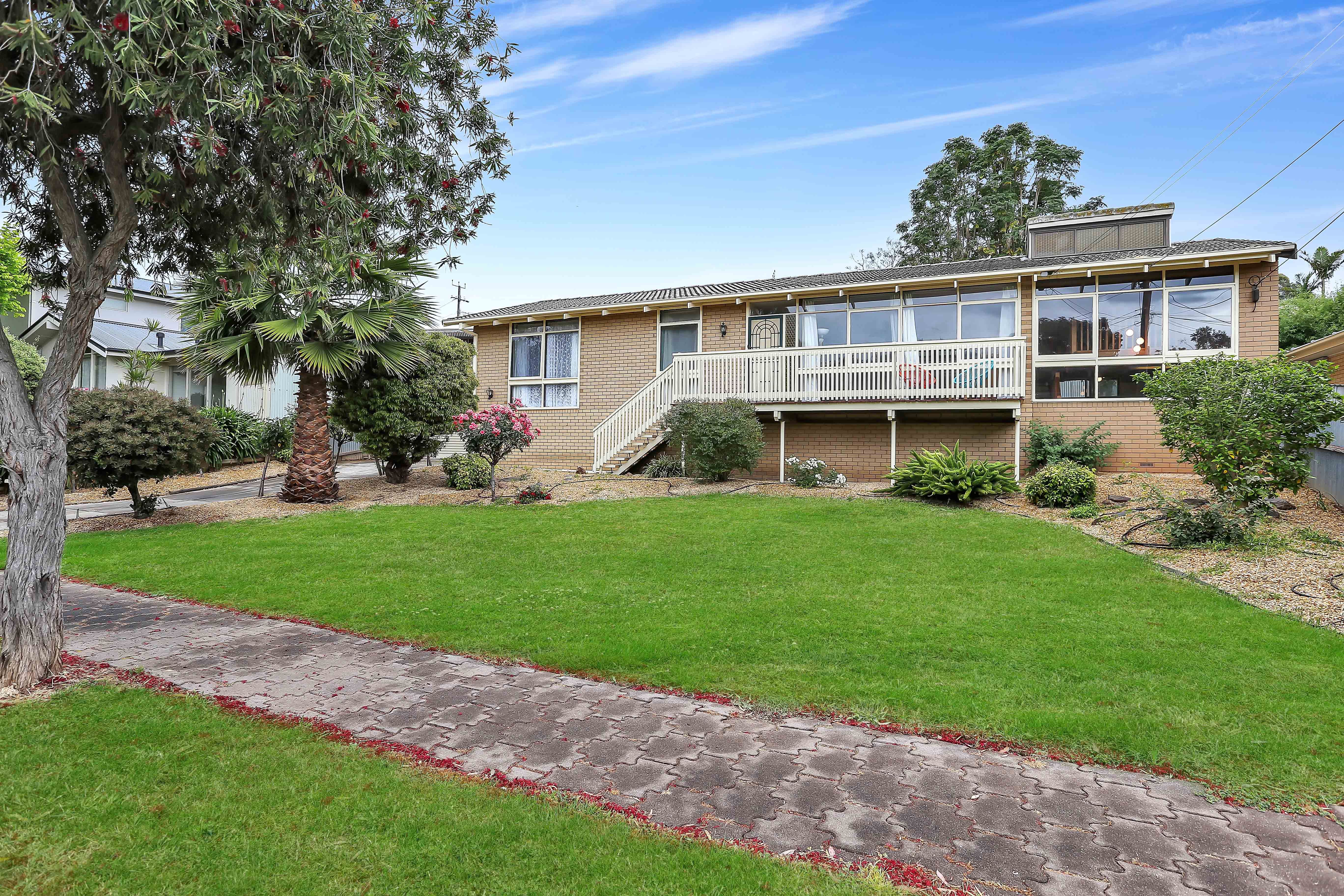 18 Derwent Terrace, Valley View SA 5093