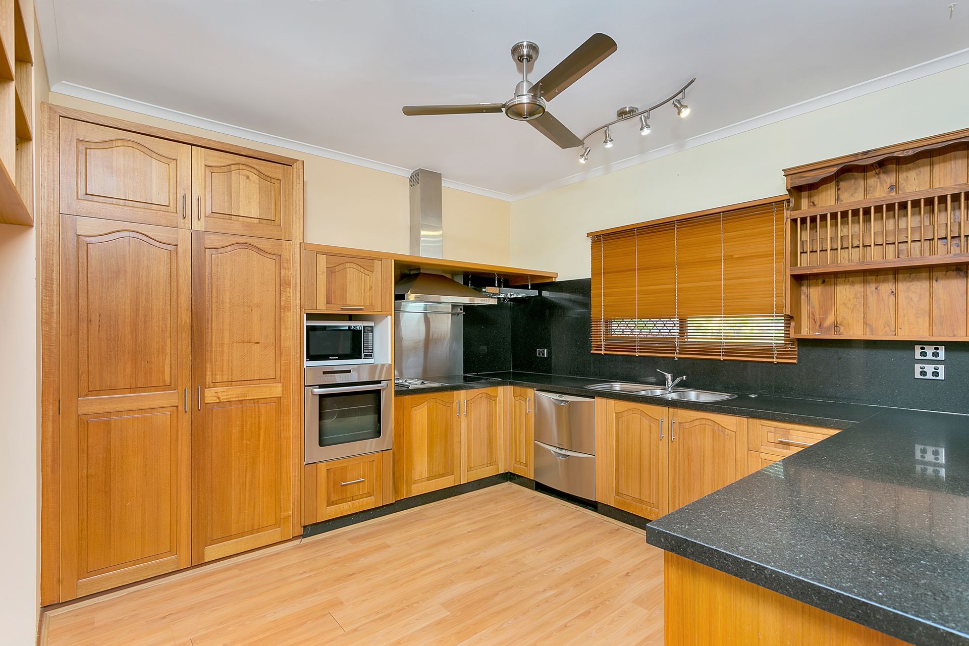 37 Anne Street, Smithfield, QLD 4878