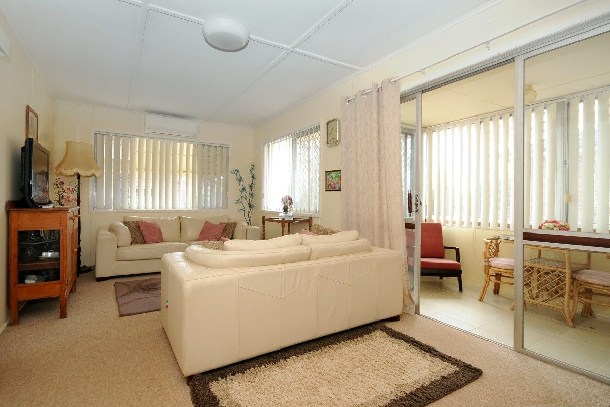 194 Ruthven Street, North Toowoomba, QLD 4350