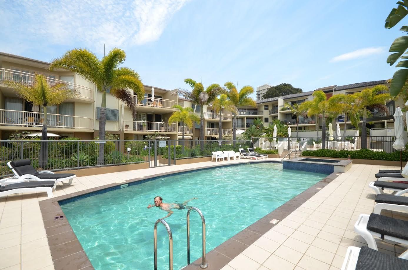 4 Park Avenue, Burleigh Heads QLD 4220