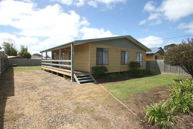 17 Gemma Street, Sunderland Bay VIC 3922