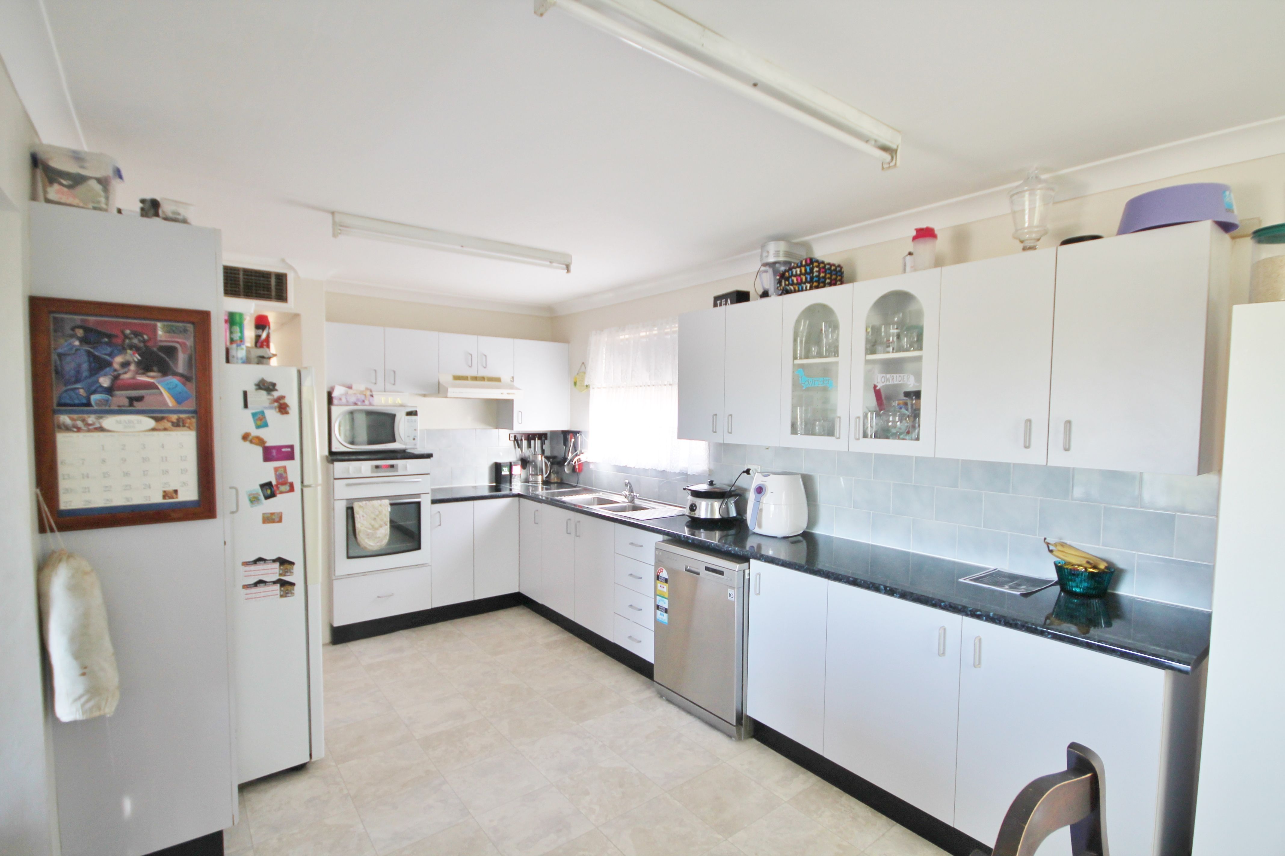 114 Edwards Street, Young, NSW 2594