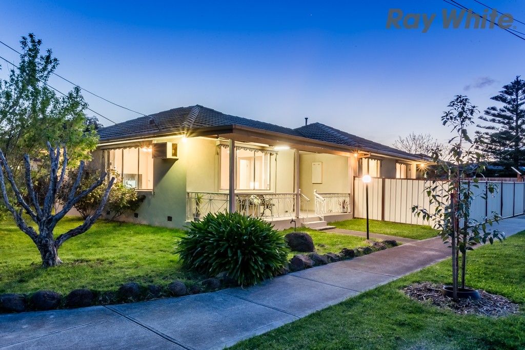 13 Calverton Road, Kealba, VIC 3021