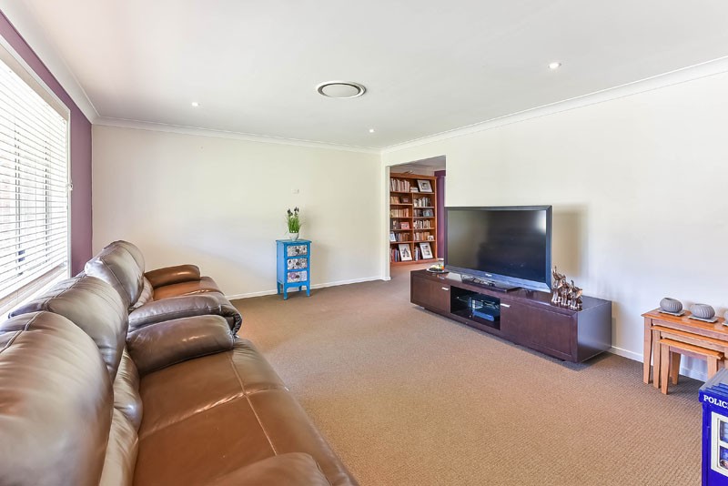 17 Mount Huon Circuit, Glen Alpine, NSW 2560