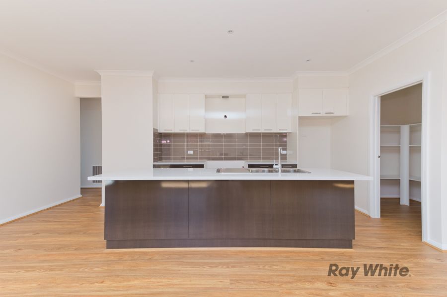 2 Lotus Place, Brookfield, VIC 3338