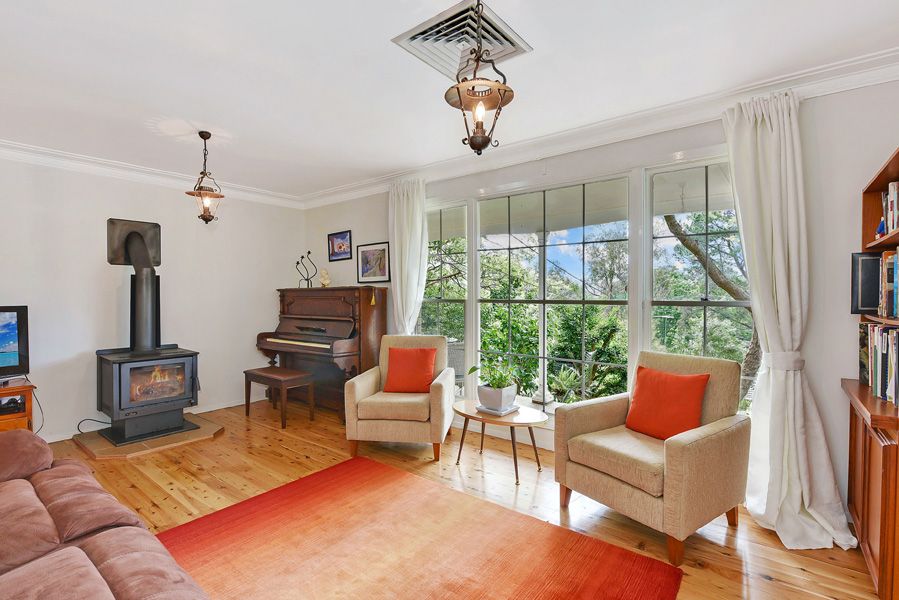 15 Chakola  Avenue, Hornsby Heights, NSW 2077