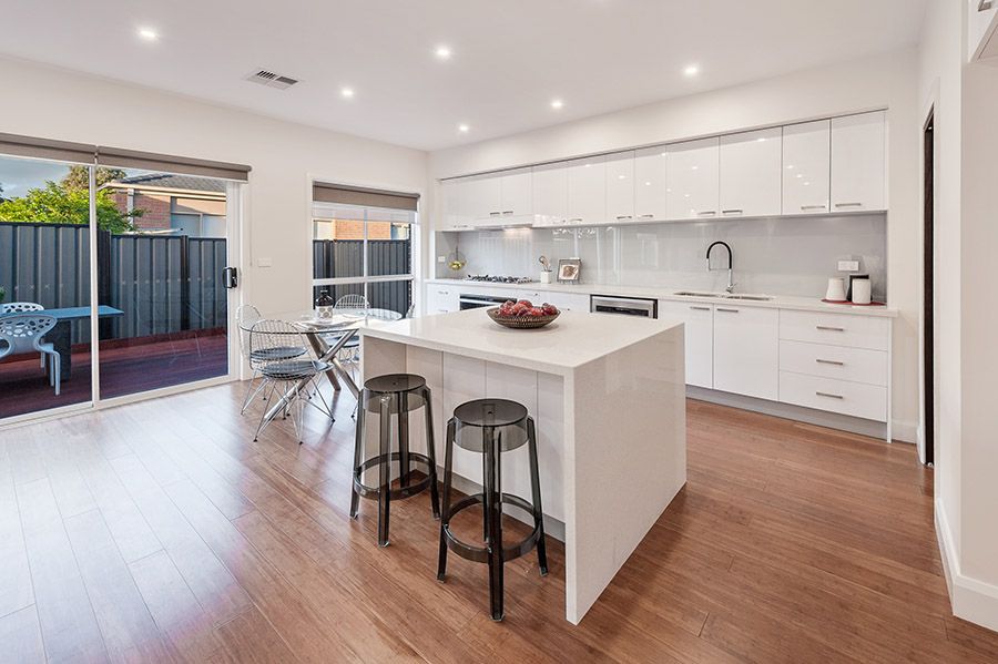 28 Rainham Avenue, Craigieburn, VIC 3064