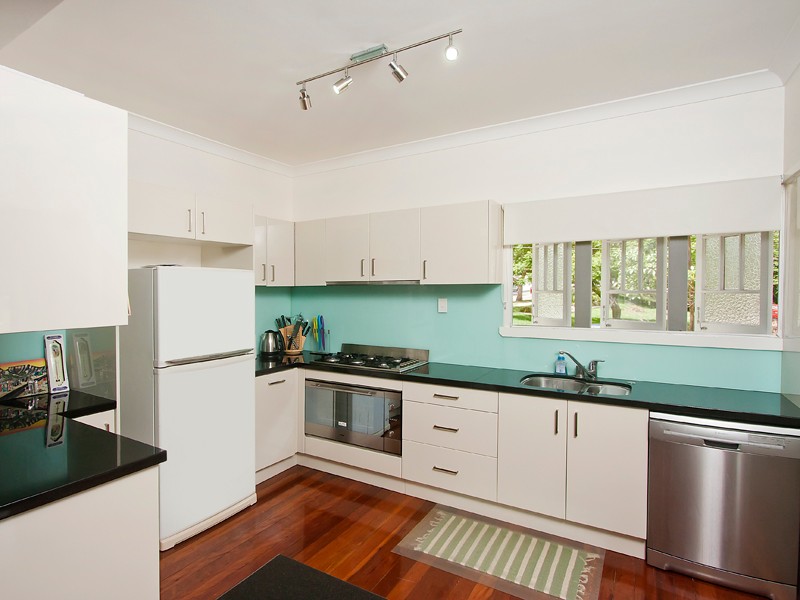 24 Riding Road, Hawthorne, QLD 4171