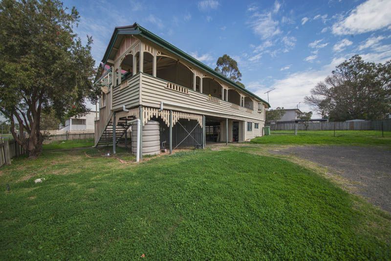 22 Pelican Street, North Ipswich, QLD 4305