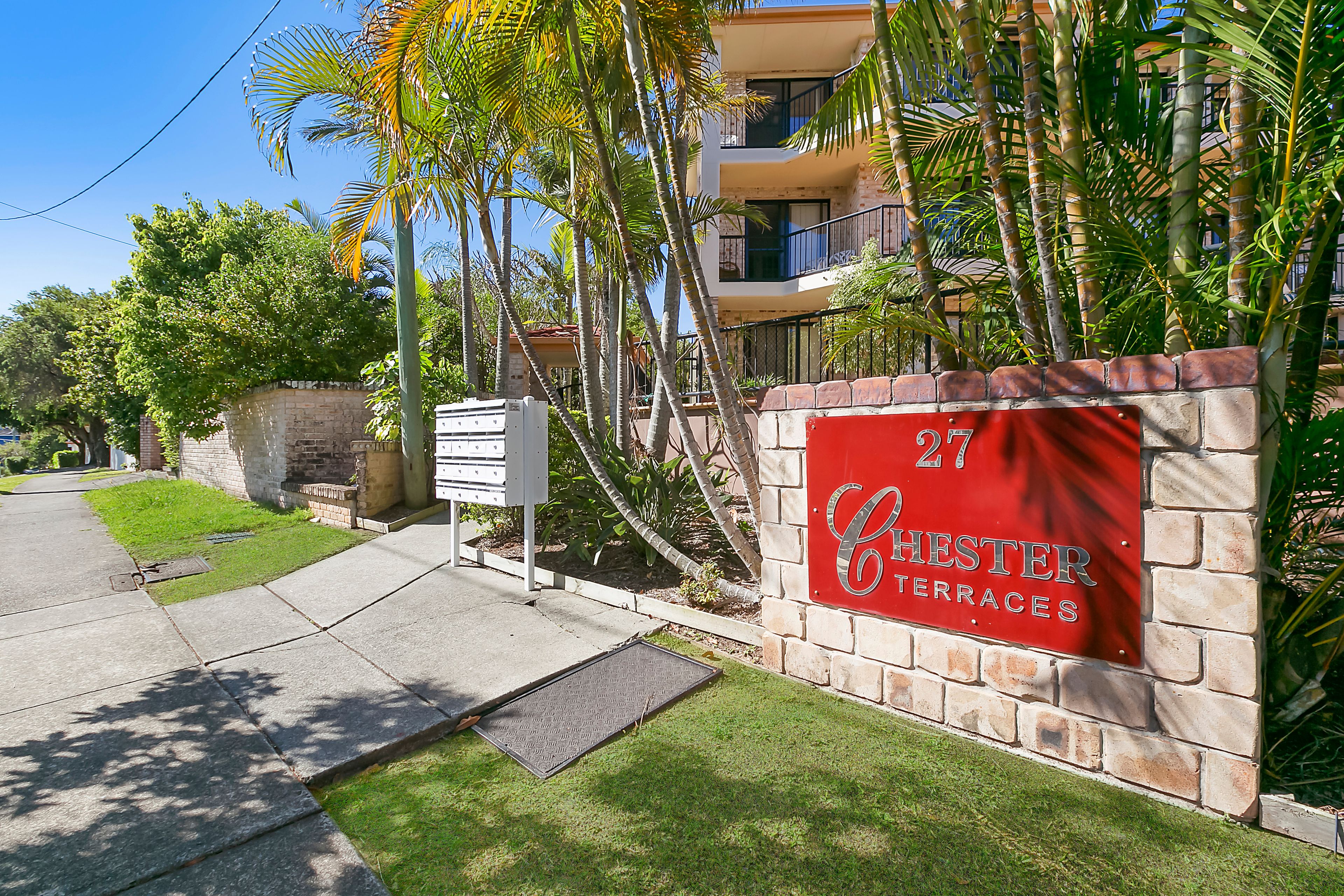 27 Chester Terrace, Southport QLD 4215