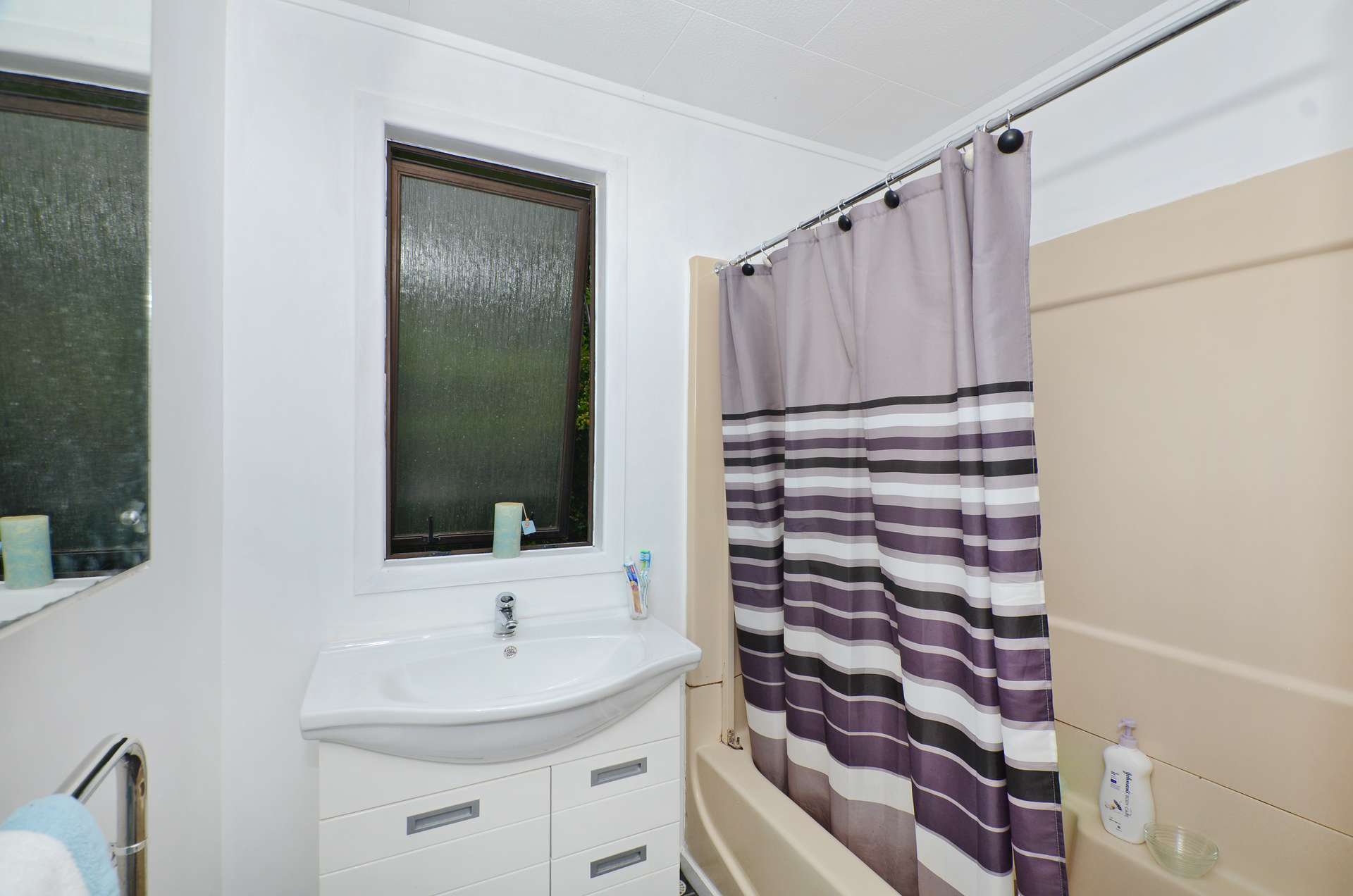 42b Russell Road photo 8