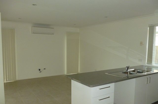 2/101 Nissen Street, Urraween, QLD 4655
