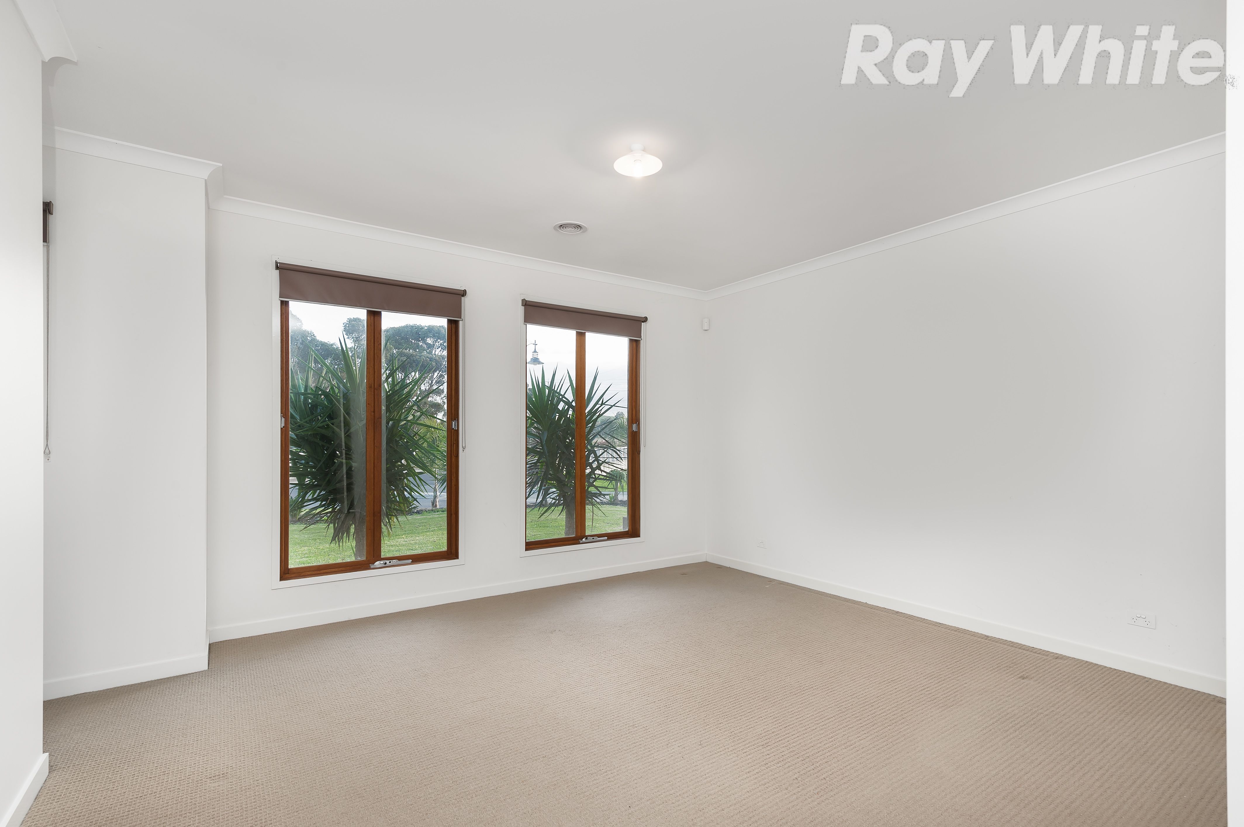 2 Saintly Drive, South Morang, VIC 3752