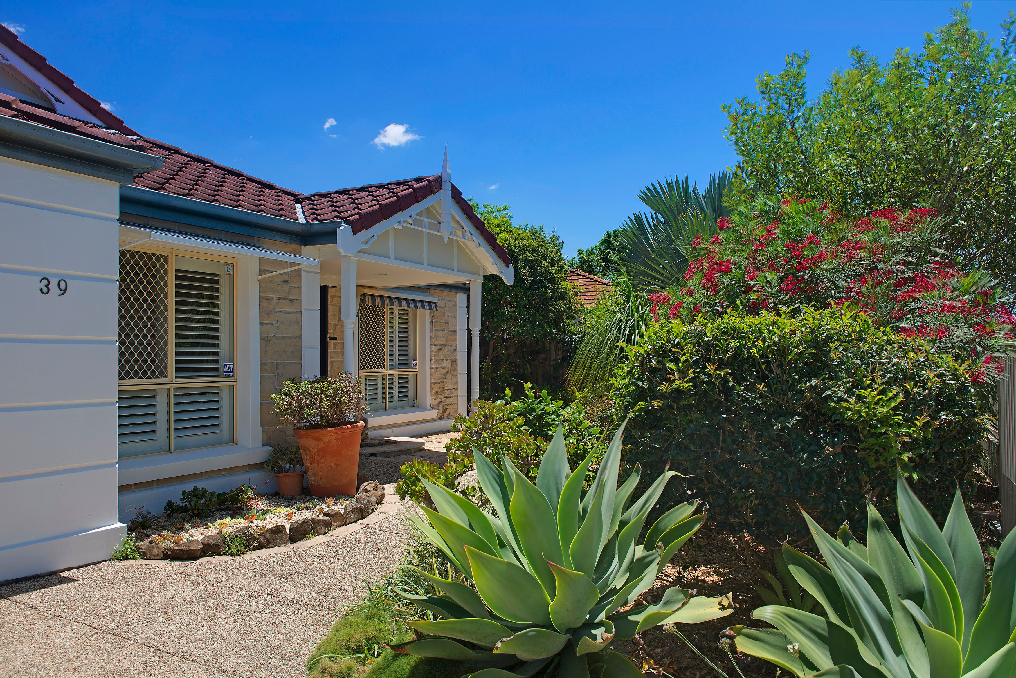 39 Casuarina Drive, Elanora QLD 4221