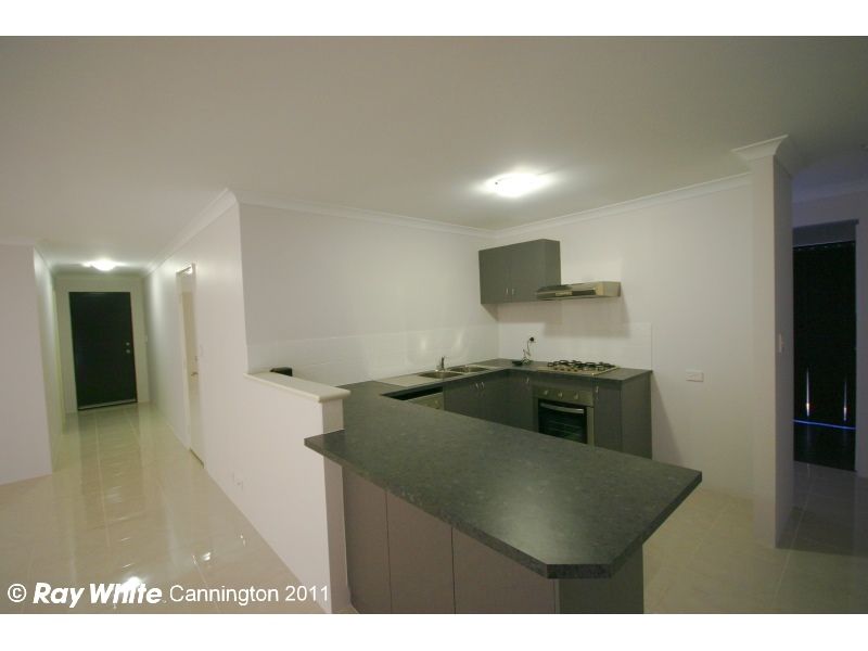 2c Leslie Street, Cannington, WA 6107