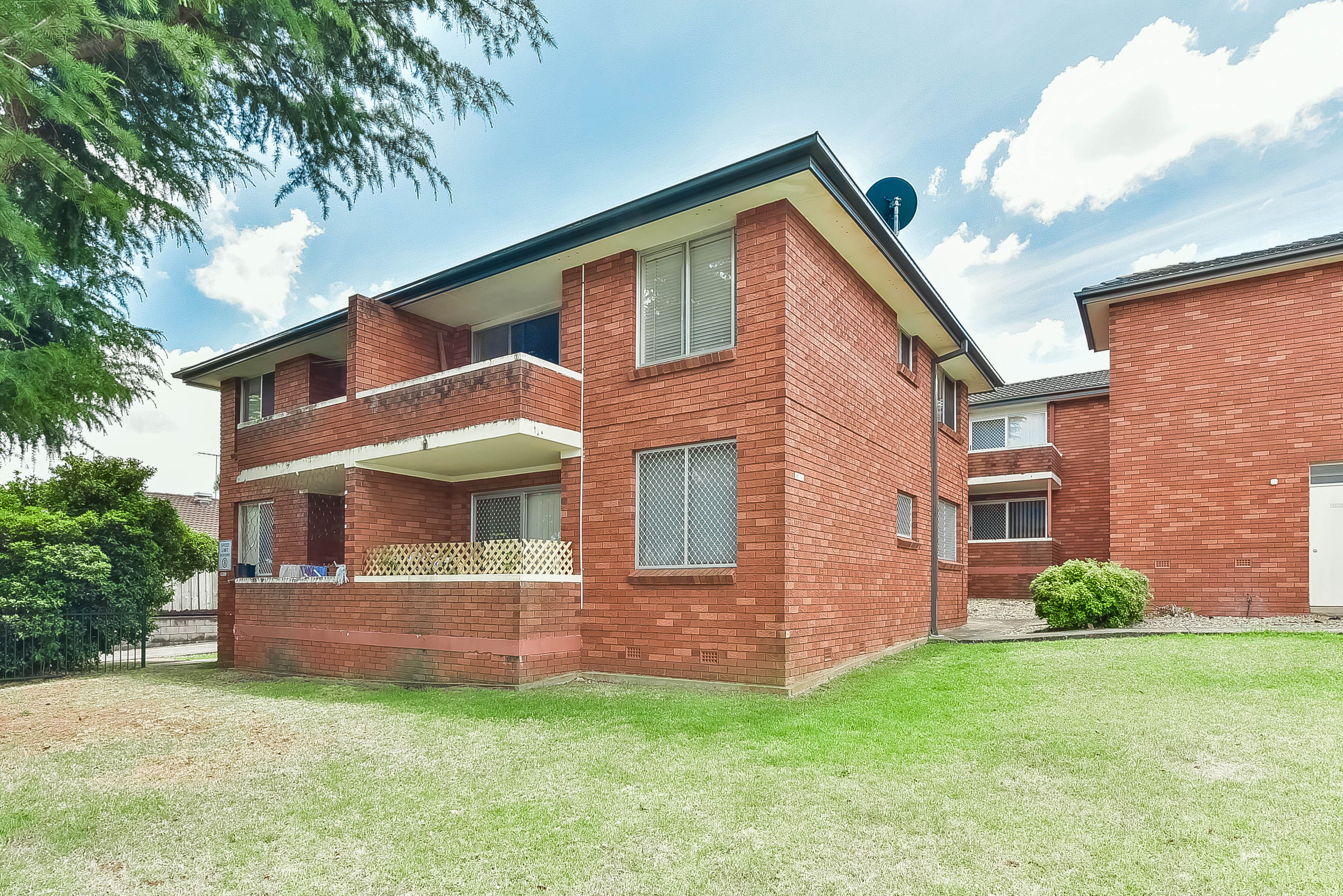 98 Dumaresq Street