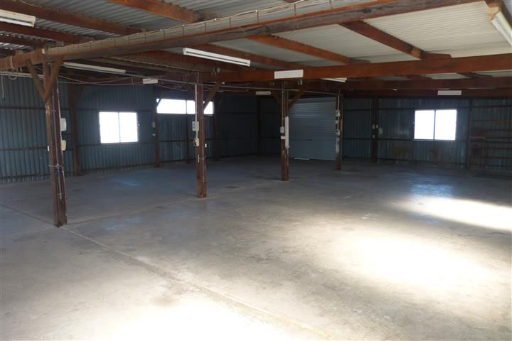 10 Kingdon Street, Gladstone Central, QLD 4680