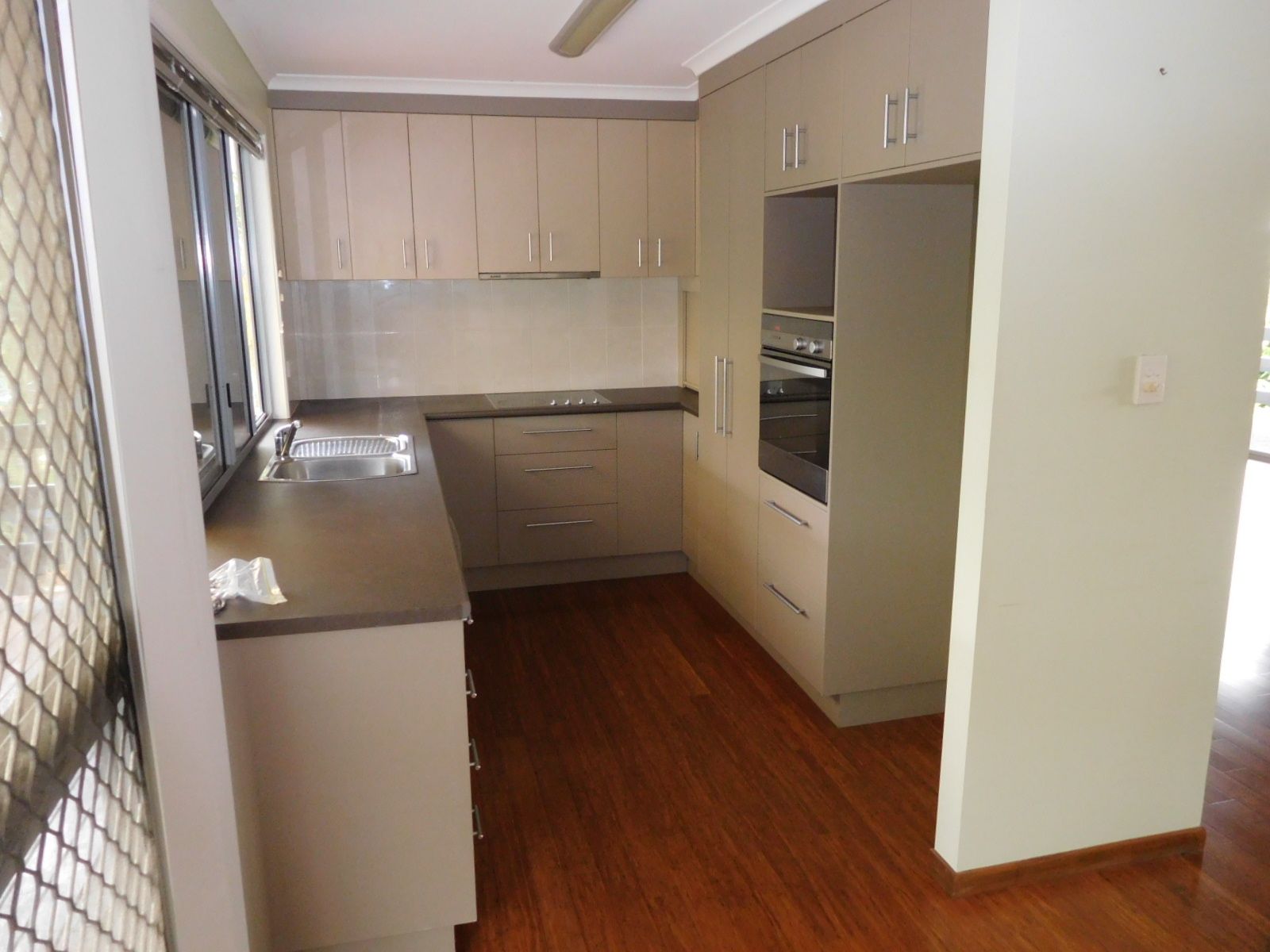 6 PARADISE Street, Point Vernon, QLD 4655