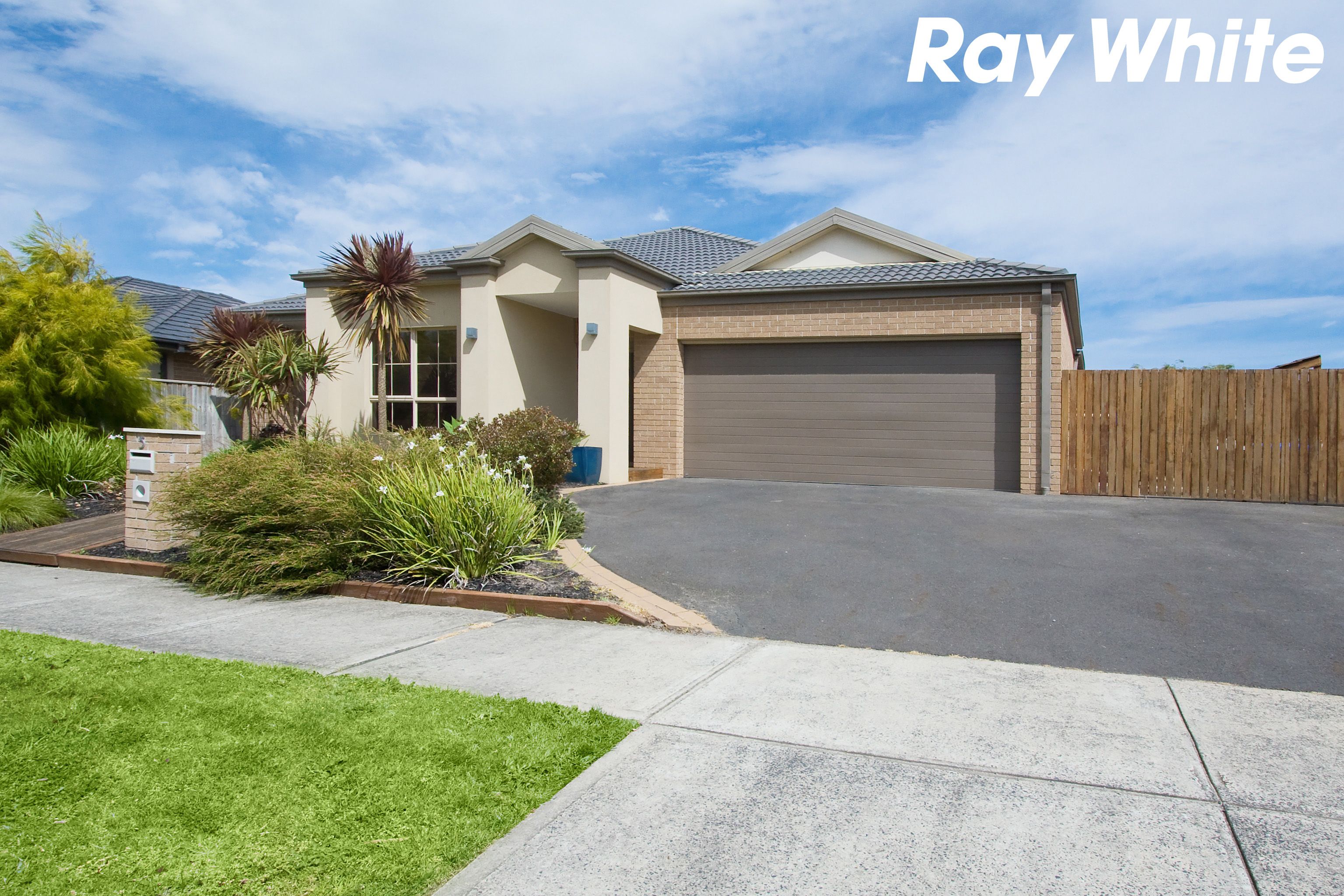 5 Whiteley Way, Pakenham, VIC 3810