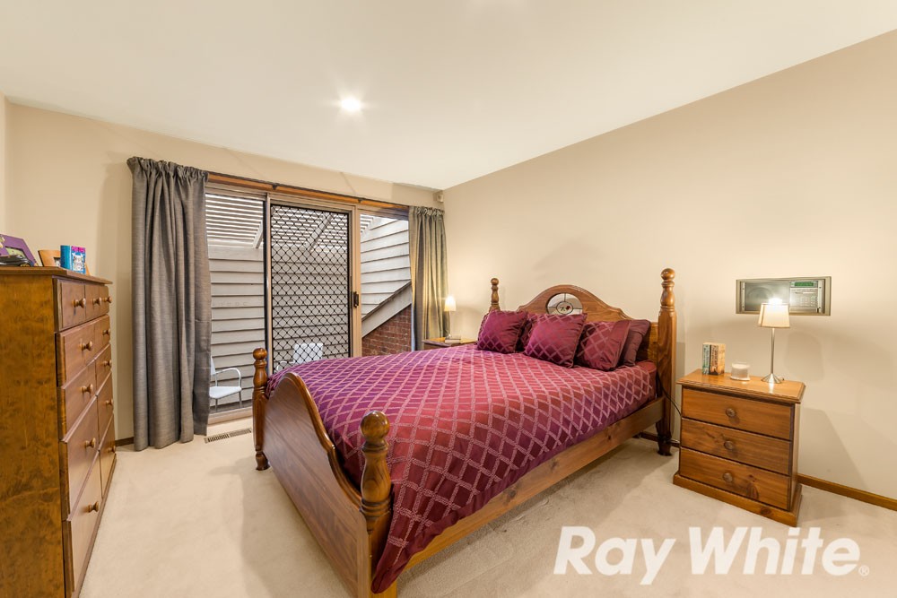16 Patrick Close, Greensborough, VIC 3088