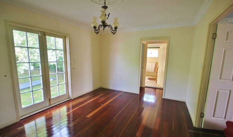 4 Gill Street, Holland Park, QLD 4121