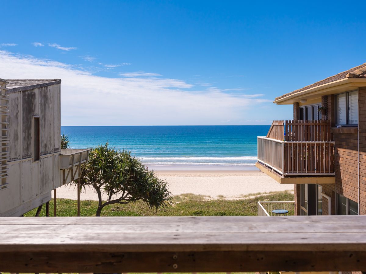 61 Hedges Avenue, Mermaid Beach QLD 4218