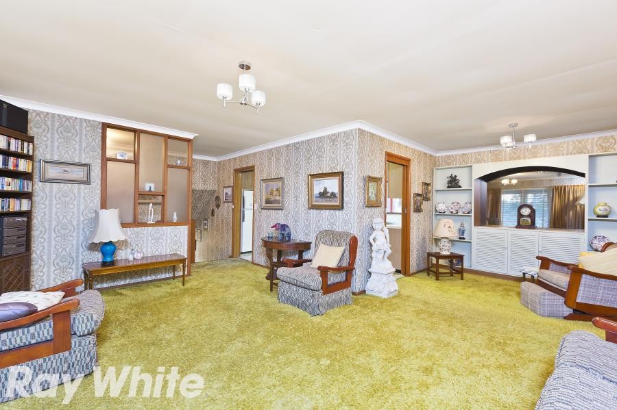 121 Caroline Chisholm Drive, WINSTON HILLS, NSW 2153