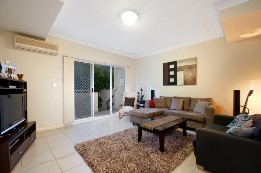 2/57-59 Beamish Road, Northmead, NSW 2152