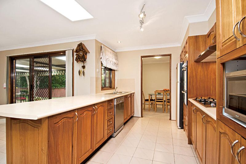 71 Crestwood Drive, Baulkham Hills, NSW 2153