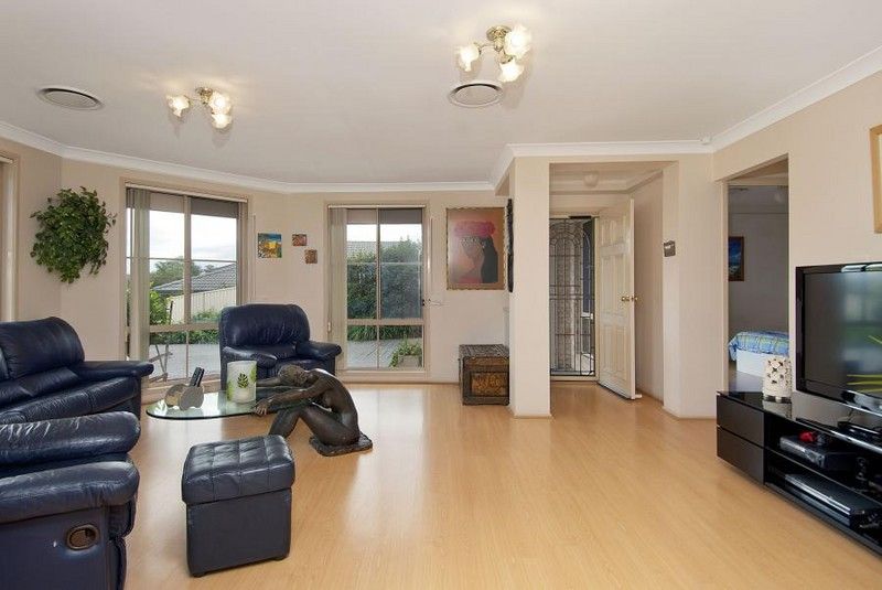 27 Bellbird Court, QUAKERS HILL, NSW 2763