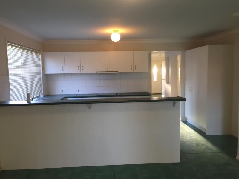 24 Magnolia Grove, Robertson, QLD 4109