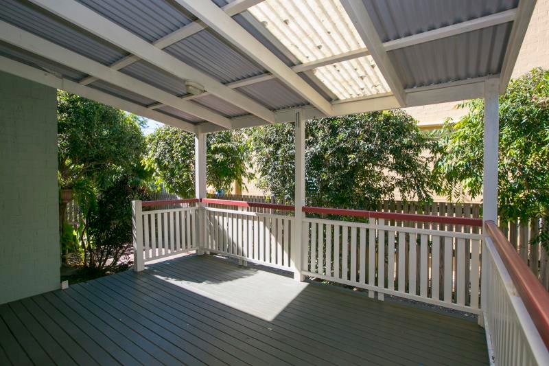4 Rambler Street, Bardon, QLD 4065