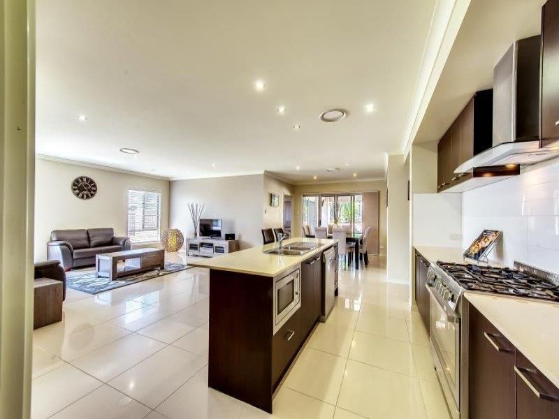 118 Santa Monica Drive, Augustine Heights, QLD 4300