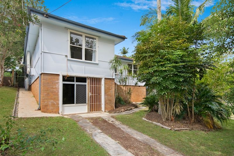 12 Sillar Avenue
