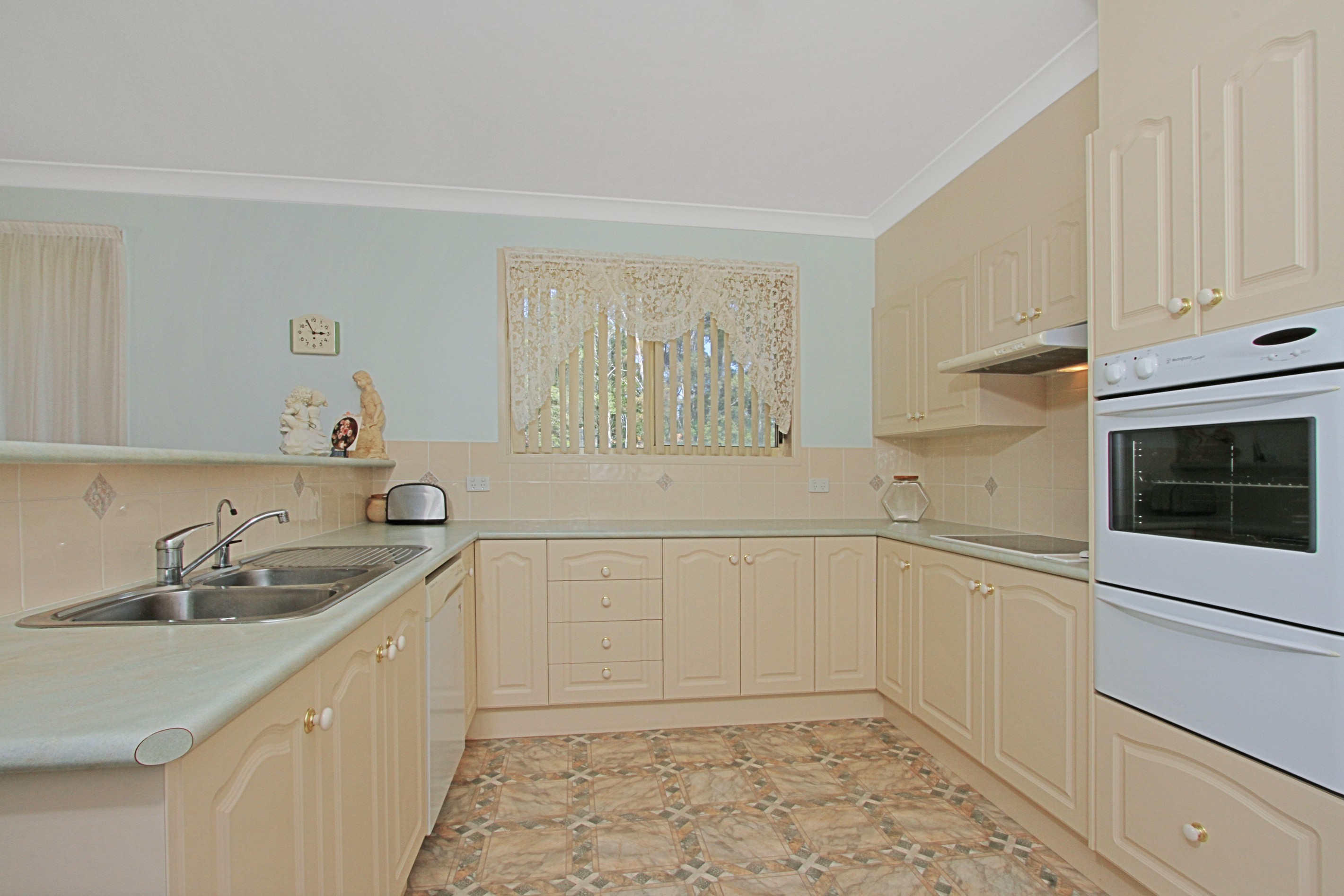 4 Wentworth Avenue, Sunshine Bay, NSW 2536