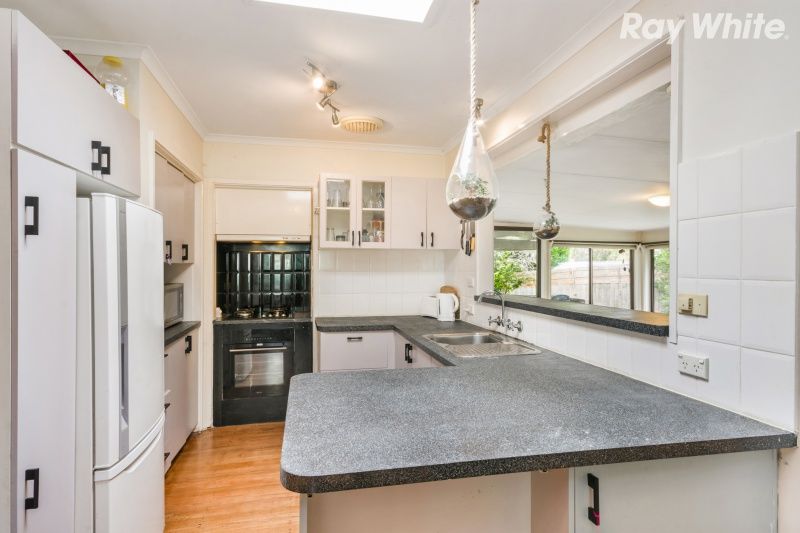 8 Bimbadeen Court, Bayswater, VIC 3153