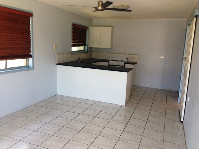 2/203 Houlihan Street, Frenchville, QLD 4701