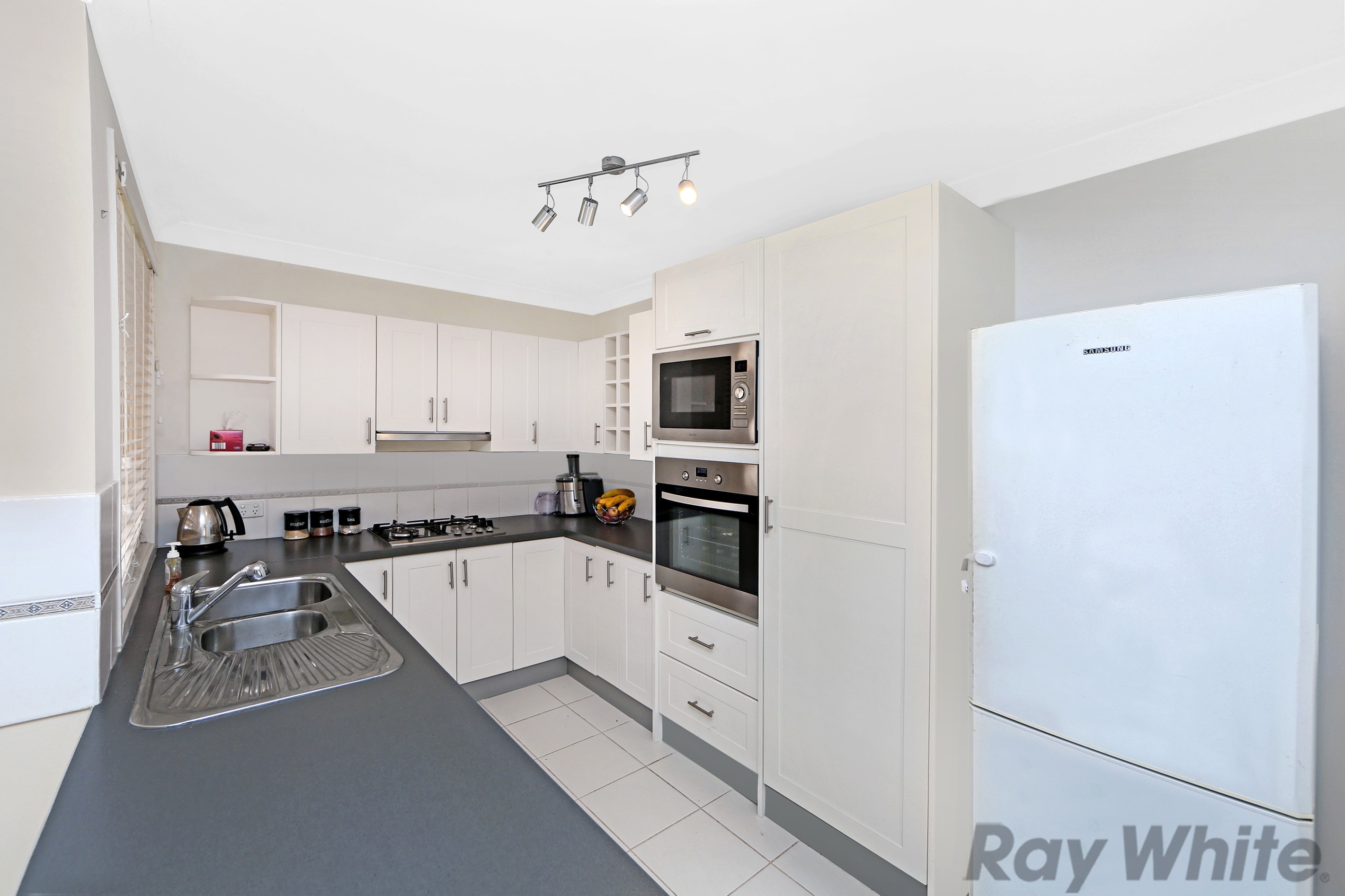 37 St Lawrence Avenue, Blue Haven, NSW 2262