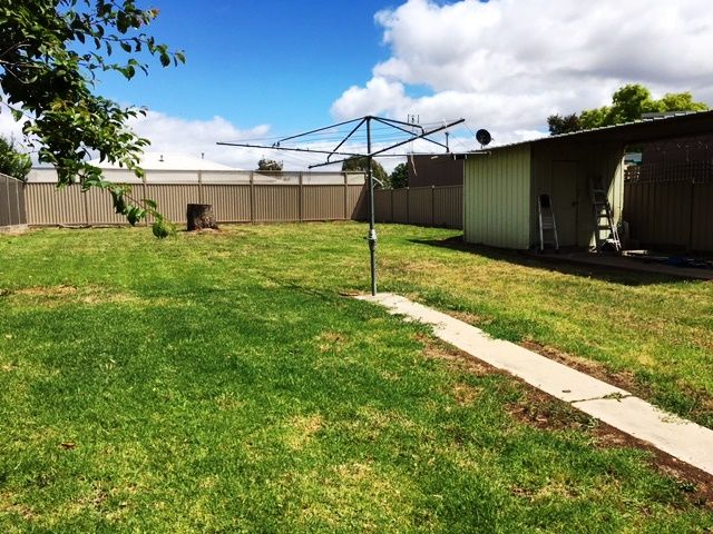 16 Chisholm Crescent, Seymour, VIC 3660