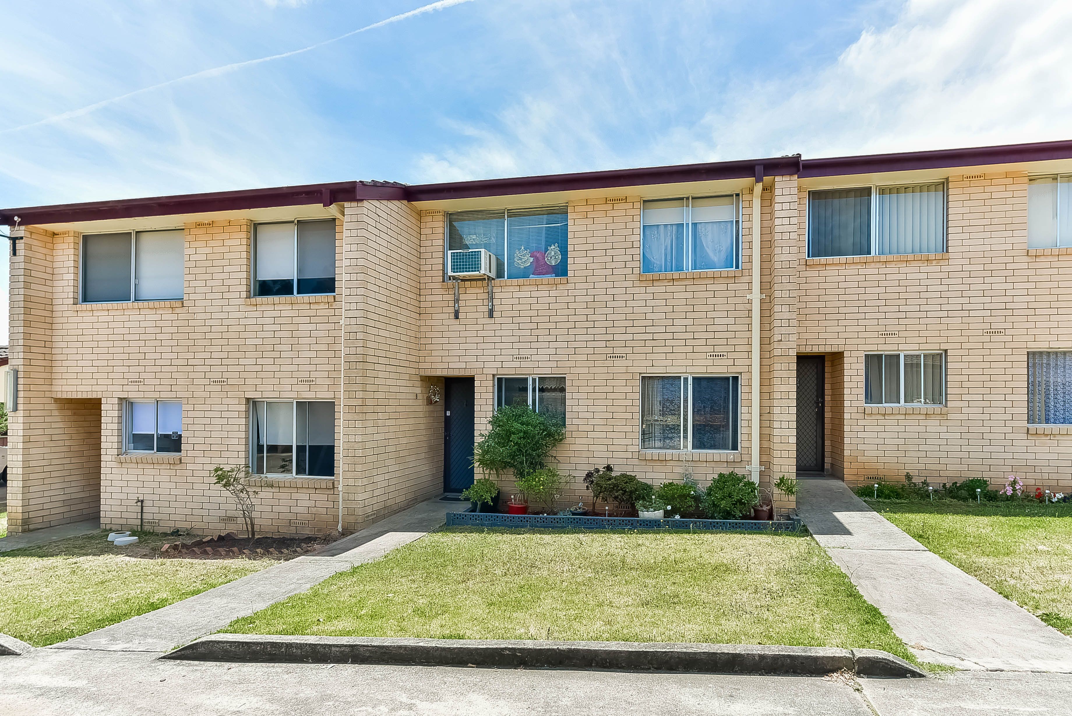 8/24 Atchison Road, Macquarie Fields, NSW 2564