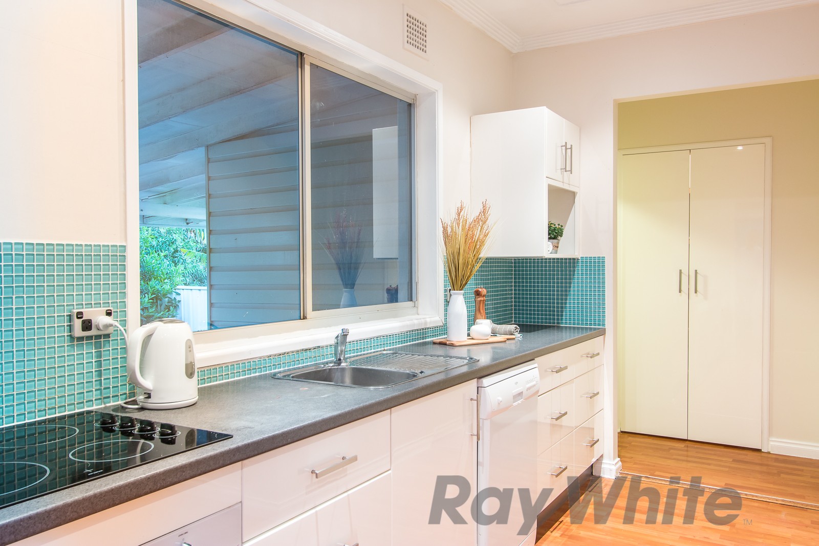 10 Cyril Street, Waratah, NSW 2298