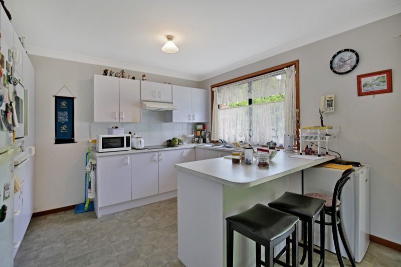 25 Ferntree Drive, Bomaderry, NSW 2541