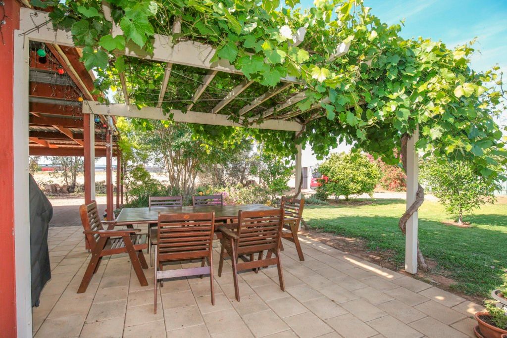 8 Main Avenue South, Merbein, VIC 3505