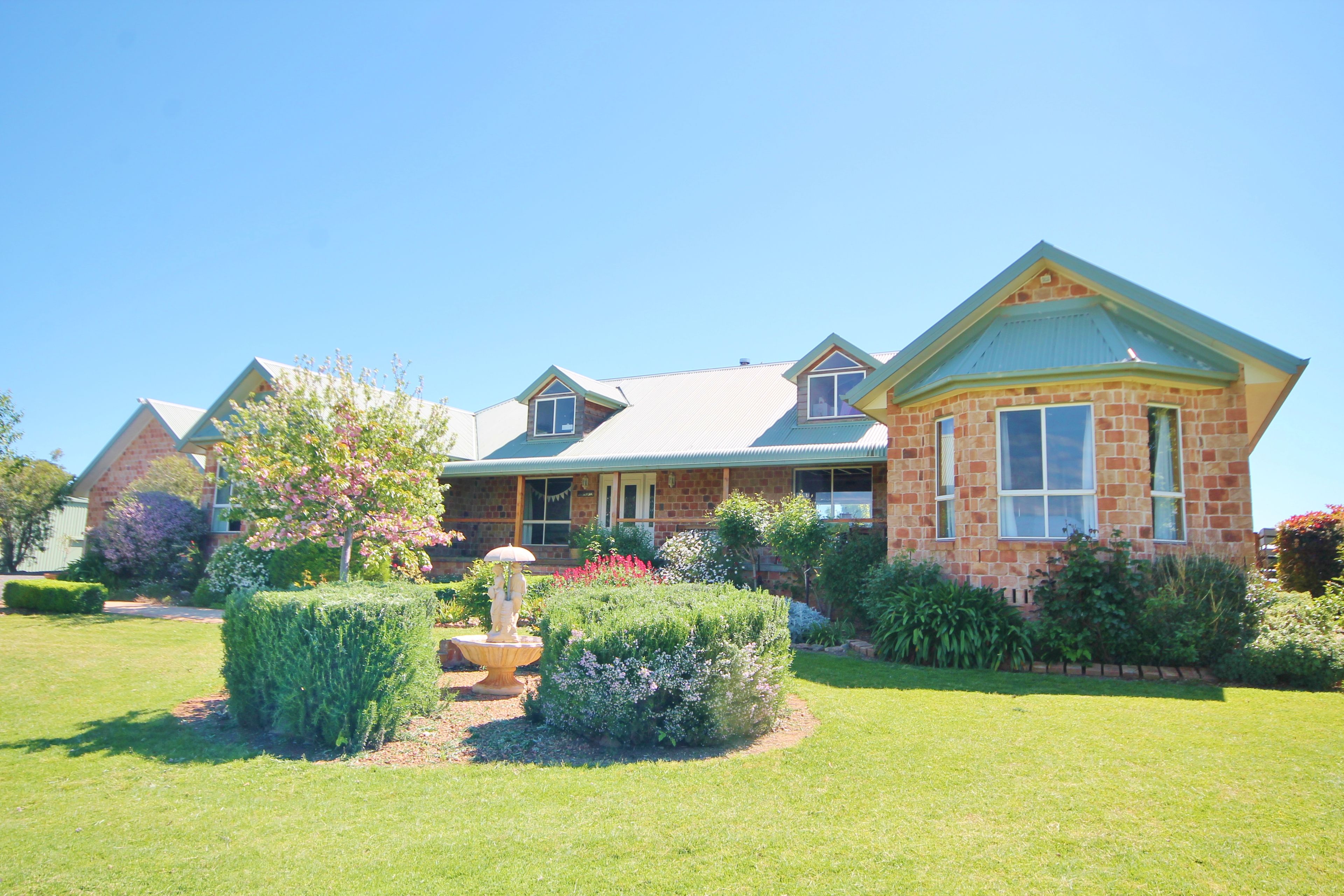 132 Belmore Road, Young, NSW 2594