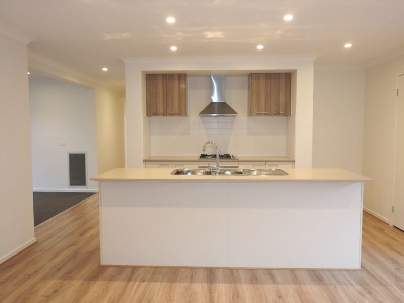 7 Almondbank Road, Cranbourne East, VIC 3977