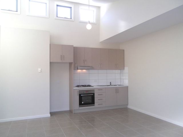 1/1 Mahoneys Road, Reservoir, VIC 3073