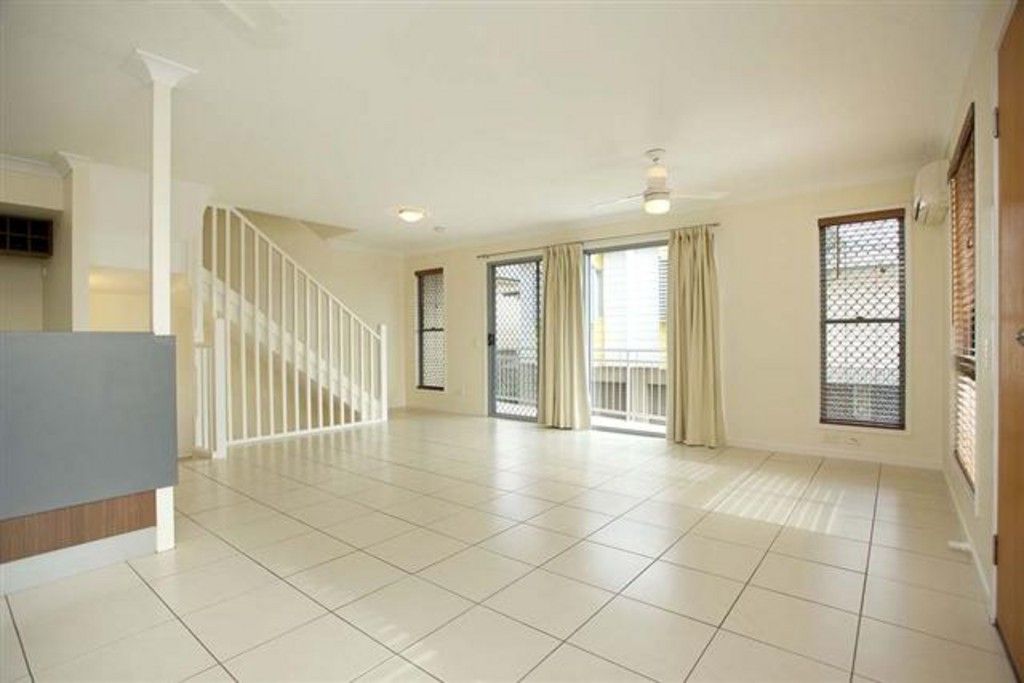 8/8 Eric Road, Holland Park, QLD 4121