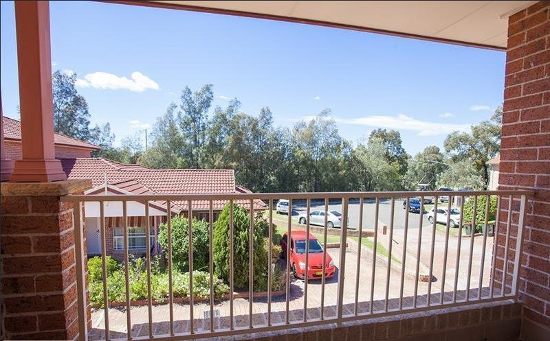 3/10-12 Peacock Close, Green Valley, NSW 2168